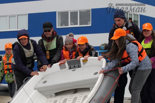 Спуск на воду яхты Дагги-Тиц